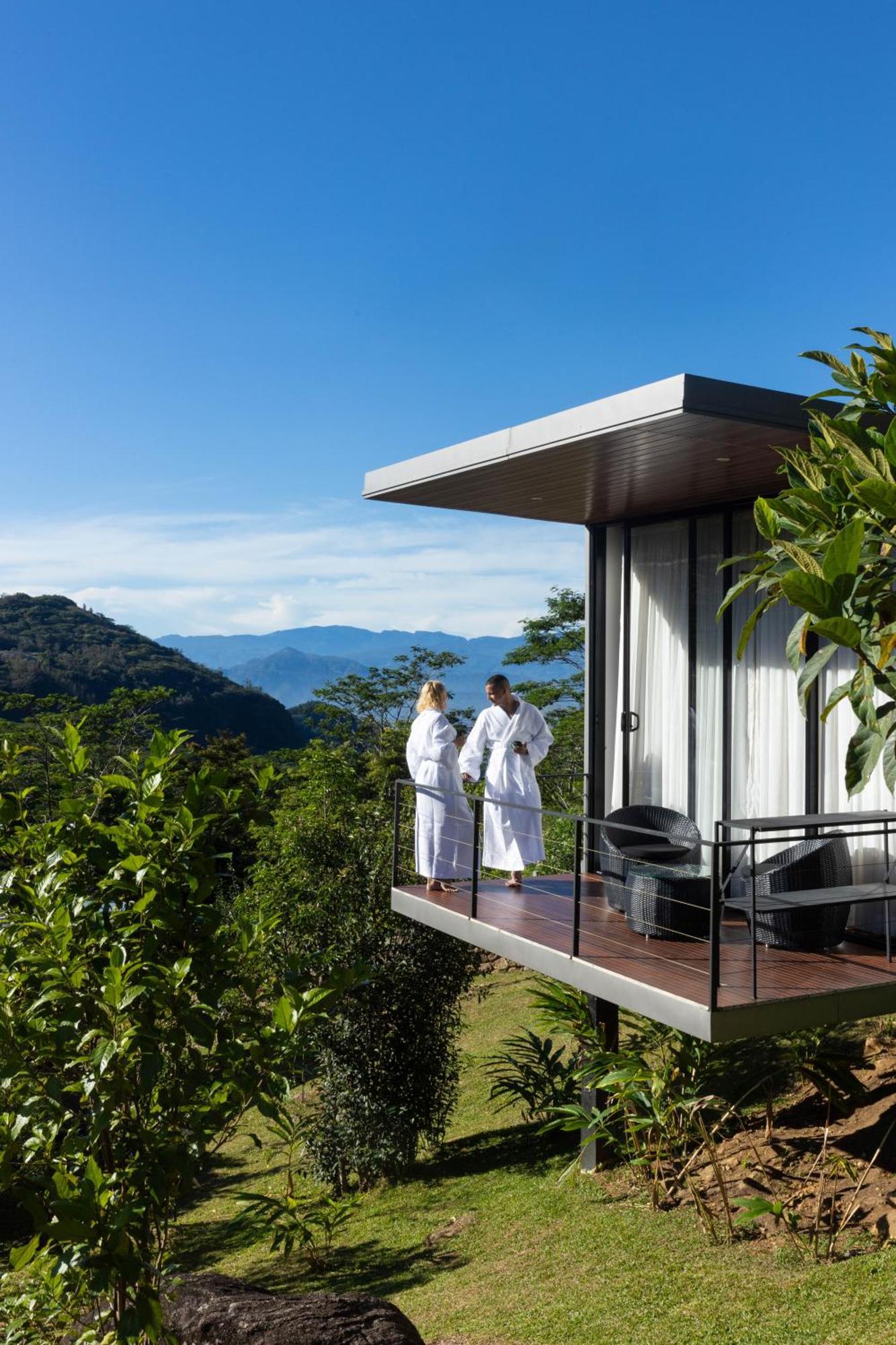 Ferndale Retreat Knuckles Hotel Rangala ภายนอก รูปภาพ
