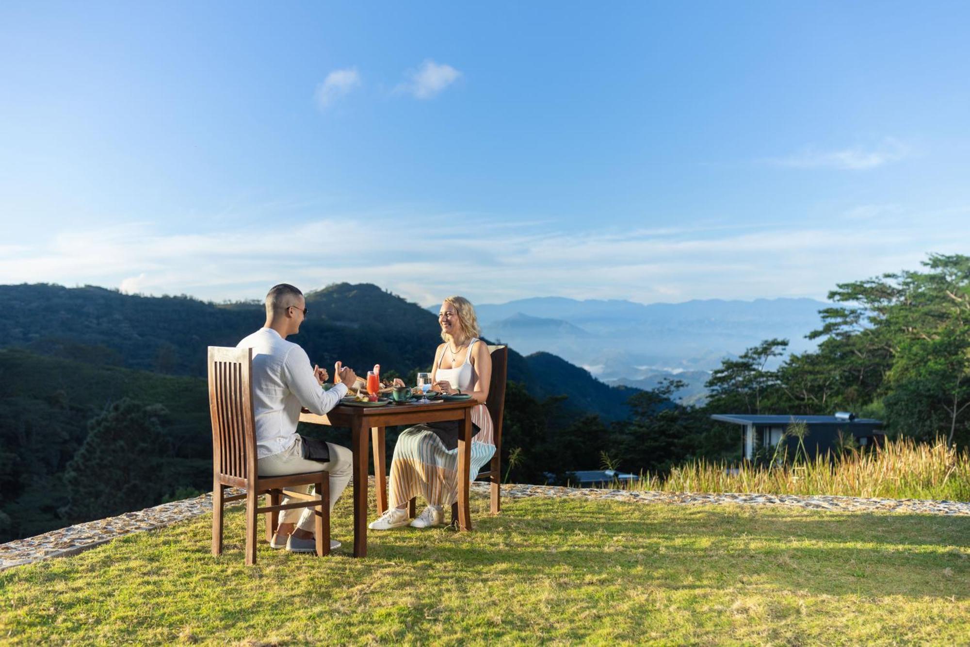 Ferndale Retreat Knuckles Hotel Rangala ภายนอก รูปภาพ
